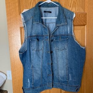 Sleeveless jean vest